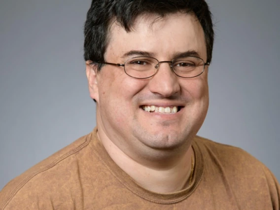 Eduardo Rozo headshot