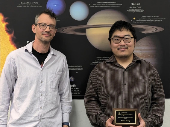 Eonho Chang receive Grad Student Research Prize