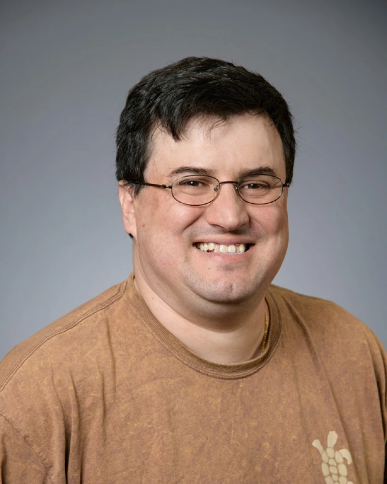 Eduardo Rozo headshot